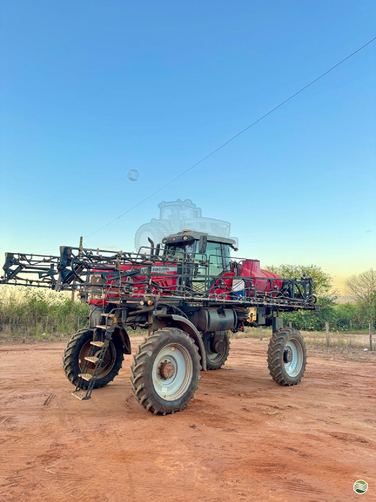 PULVERIZADOR MASSEY FERGUSON MF 8125 Tração 4x4 Consulting Agro ITUVERAVA SÃO PAULO SP
